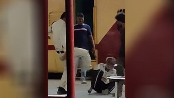 CCTV ફૂટેજમાં વર્દીધારી MP પોલીસ કર્મચારી!