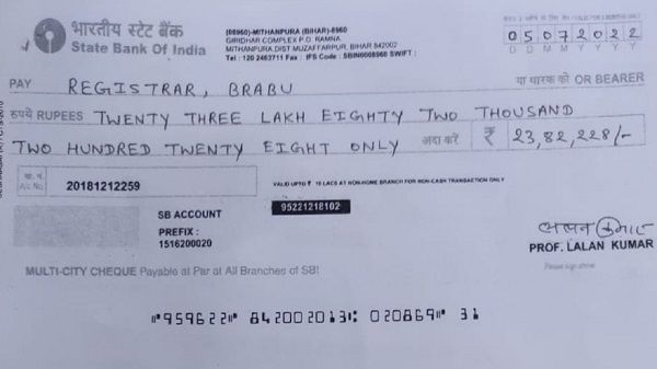 ઈમાનદારીની મોટી મિશાલ, વિદ્યાર્થીઓ ભણવા ન આવ્યા તો પ્રોફેસરે 32 મહિનાનો 24 લાખ પગાર પાછો મોકલ્યો!