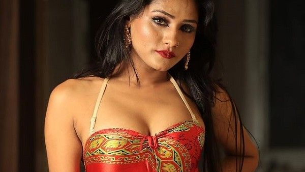 ભોજપુરી એક્ટ્રેસ શ્વેતા શર્માએ રેડ બિકીનીમાં બોલ્ડ પોઝ આપ્યા, જુઓ પુરૂ ફોટોશૂટ!