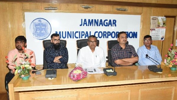 કૃષિમંત્રીએ જામનગમાં બેઠક યોજી