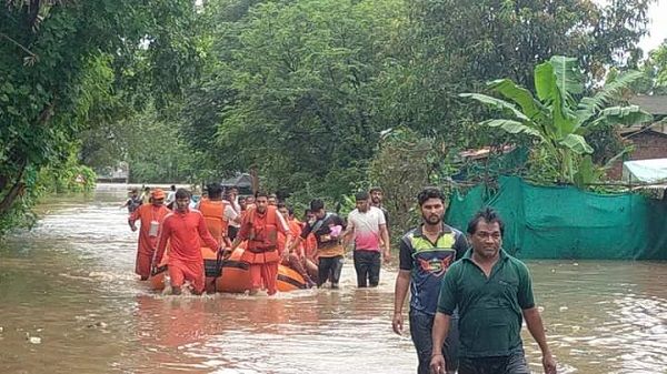 વલસાડ જિલ્લાના પુર પ્રભાવિત વિસ્તારોમાં NDRF ટીમની બચાવ કામગીરી!