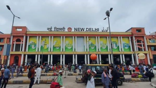 નવી દિલ્લી રેલવે સ્ટેશન પર મહિલા સાથે ગેંગરેપ, રેલવેના ચાર કર્મચારીની ધરપકડ