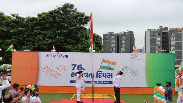 ગાંઘીનગર પ્રદેશ કાર્યાલય ખાતે પ્રદેશ અધ્યક્ષ સી.આર.પાટીલ સાહેબે 76માં સ્વતંત્રતા દિવસ નિમિત્તે ધ્વજવંદન કર્યું