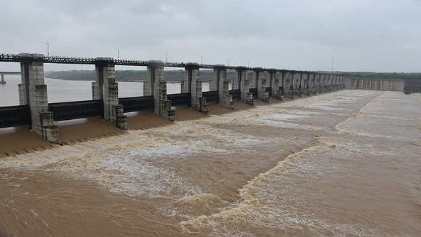 સંત સરોવરના ૧૪ દરવાજા બંધ કરાયા, ૭ ગેટમાંથી ૨૫,૧૧૭ ક્યુસેક્સ પાણી છોડાયુ