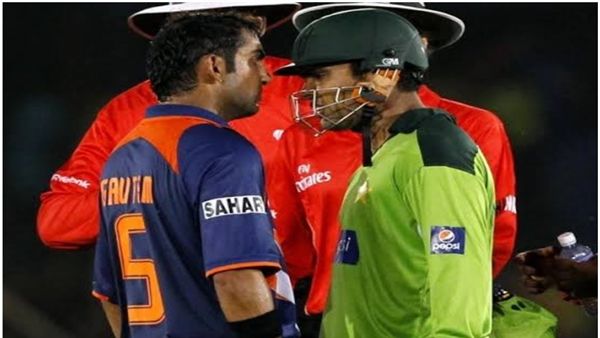 વર્ષ 2005માં એમએસ ધોની અને શાહિદ આફ્રિદી વચ્ચેની લડાઈ વર્ષ 2005માં એમએસ ધોની અને શાહિદ આફ્રિદી વચ્ચેની લડાઈ