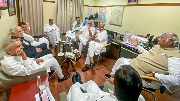 ઈડીએ યંગ ઈન્ડિયા ઑફિસ કરી સીલ, જાણો અત્યાર સુધીની મોટી અપડેટ, શું હશે કોંગ્રેસનુ આગામી પગલુ