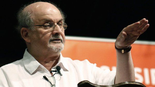 'ધ સેટેનિક વર્સિસ' સામે ધર્મનિંદાનો આરોપ 'ધ સેટેનિક વર્સિસ' સામે ધર્મનિંદાનો આરોપ