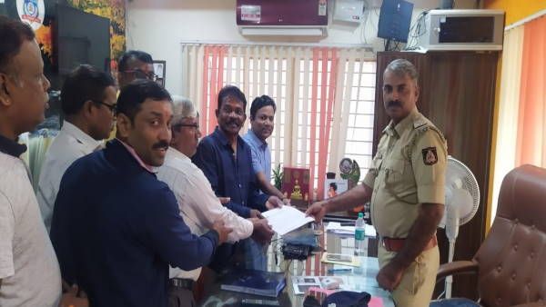 રાધા-કૃષ્ણની પેઇન્ટિંગ પર યુઝર્સ ગુસ્સે થયા રાધા-કૃષ્ણની પેઇન્ટિંગ પર યુઝર્સ ગુસ્સે થયા