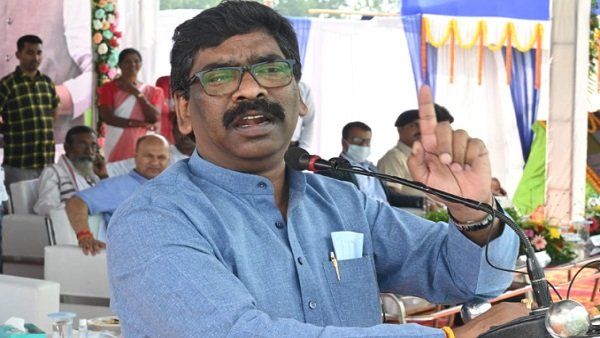 હેમંત સોરેને કેન્દ્ર પર સાધ્યુ નિશાન- આ આદીવાસીનો પુત્ર છે, ડર અમારા DNAમાં નથી