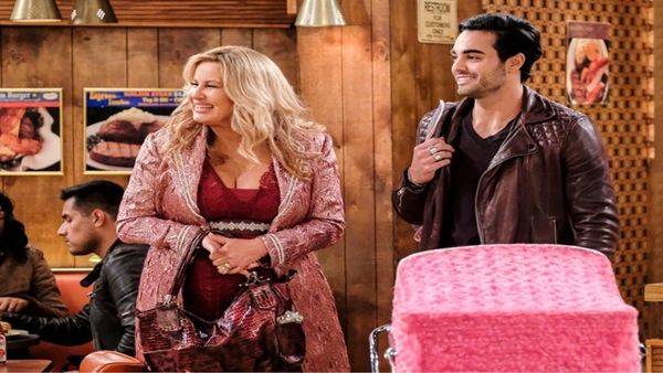 200 લોકો સાથે બાધ્યા શારીરિક સંબંધ 200 લોકો સાથે બાધ્યા શારીરિક સંબંધ