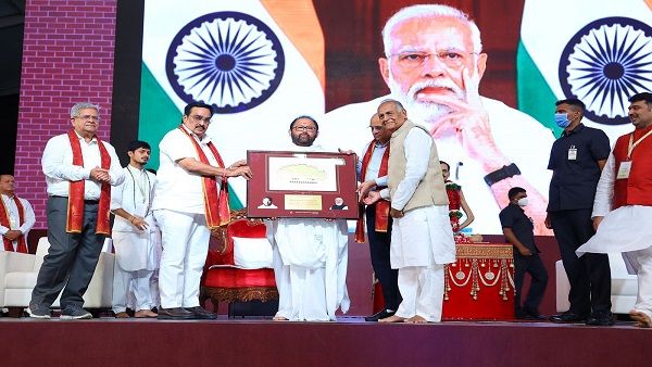 પ્રધાનમત્રી નરેન્દ્ર મોદીએ ધરમપુરમાં શ્રીમદ રાજચંદ્ર હૉસ્પિટલનું કર્યુ લોકાર્પણ