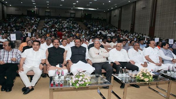 મુખ્યમંત્રી ભૂપેન્દ્રભાઈ પટેલ સહિત મંત્રીમંડળના સભ્યોએ સ્વરાજ શ્રેણી નિહાળી