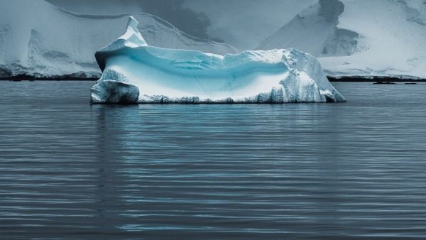 ગ્રીનલેન્ડ ઝડપથી પીગળી રહ્યું છે