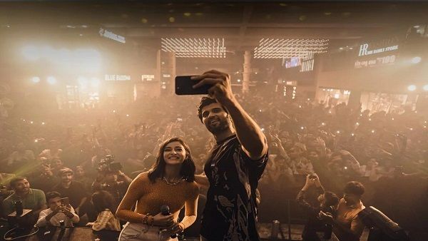 ફિલ્મ Ligerના પ્રમોશન માટે અમદાવાદ પહોંચ્યા વિજય દેવરકોંડા-અનન્યા પાંડે, ફેન્સનુ ઘોડાપુર