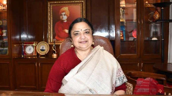 'સ્મશાનમાં સાપ સાથે રહેતા હતા શિવ'