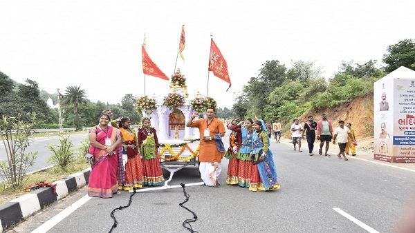 પ્રસાદના 42 લાખ પેકેટ બનવામાં આવ્યા પ્રસાદના 42 લાખ પેકેટ બનવામાં આવ્યા