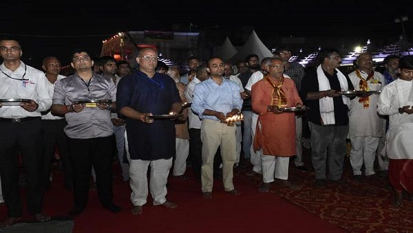 અંબાજી ખાતે કલેકટર આનંદ પટેલના અધ્યક્ષસ્થાને મેળાના સેવા સંઘોના પ્રતિનિધિઓનું સન્માન કરાયું