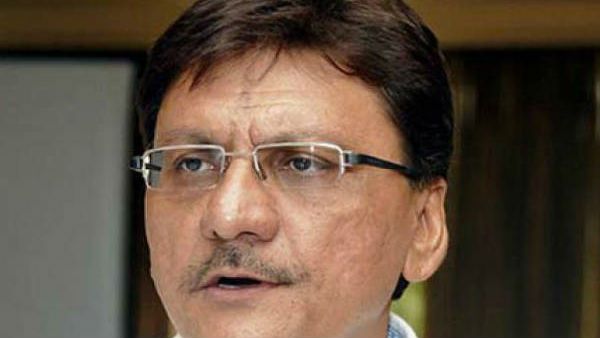 ગુજરાતના પૂર્વ ગૃહમંત્રી વિપુલ ચૌધરીની તેમના નિવાસસ્થાનેથી પોલીસે કરી અટકાયત