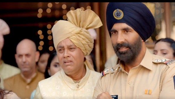 'આવુ કોઈ કેવી રીતે બનાવી શકે, આ ક્રિએટીવ કોણ પાસ કરે છે..'