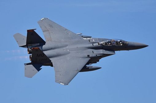 બોઇંગ F-15E સ્ટ્રાઇક ઇગલ ફાઇટર જેટ
