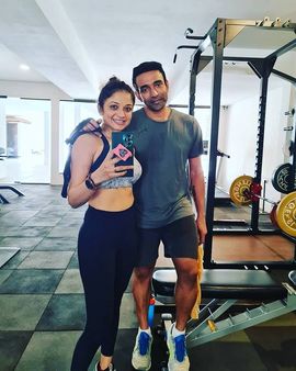 શીતલ ગૌતમ તેની સાથે કોલેજમાં હતી