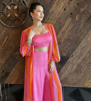 સનીને લાખો લોકો ફોલો કરે છે