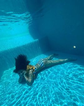 હિના નો મેકઅપ લુકમાં જોવા મળી રહી છે હિના નો મેકઅપ લુકમાં જોવા મળી રહી છે