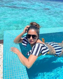 હિના ખાન હોટ લાગી રહી છે હિના ખાન હોટ લાગી રહી છે