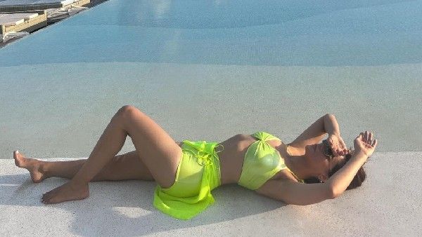 બિકીની પહેરી પૂલમાં મસ્તી કરતી કેમેરામાં કેપ્ચર થઈ આમના શરીફ, બોલ્ડ ફોટોએ ફેન્સને ઘાયલ કર્યા!