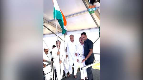 ભાજપ-આરએસએસ તિરંગાને ખાનગી સંપત્તિ માને છે