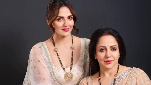 એશા અને હેમા માલિની