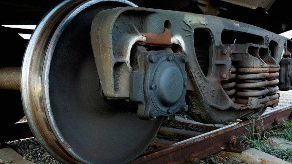 દેશમાં પ્રથમ વખત ખાનગી કંપનીઓ રેલ્વેનાટા ટાયર બનાવશે, સરકારે ટેન્ડર બહાર પાડ્યું!