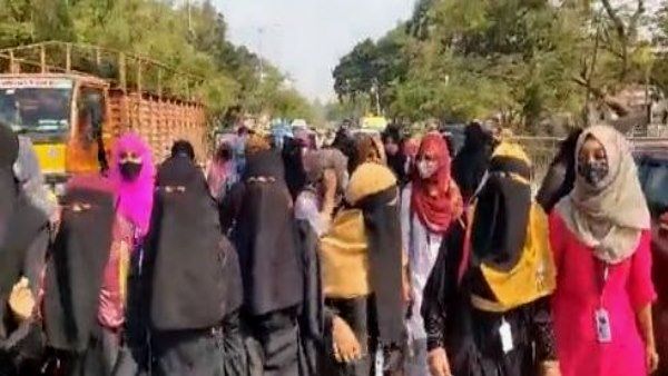 ધાર્મિક અધિકાર હોઈ શકે છે, પરંતુ...