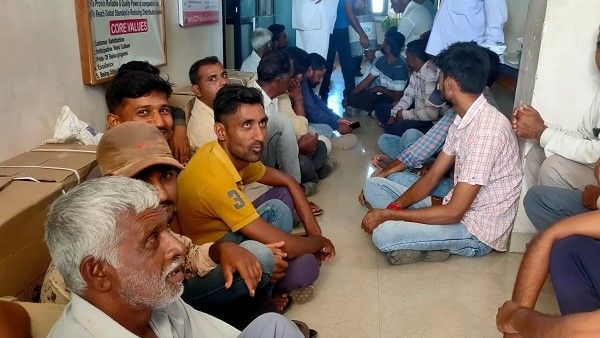 વીજ ધાંધીયાને લઈને કલ્યાણપુર તાલુકાના ખેડૂતો આકરા પાણીએ, વીજ કચેરીએ રજૂઆત માટે પહોંચ્યા!