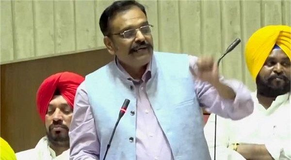 પંજાબ વિધાનસભા સેશન: MLA કુંવર વિજય પ્રતાપ સિંહે અસભ્યતા મામલે ચર્ચાની કરી માંગ, કોંગ્રેસનુ સમર્થન