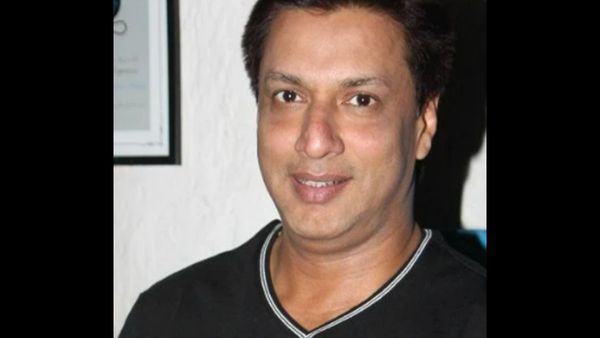 મહિલા બાઉન્સરને જોઇને..!