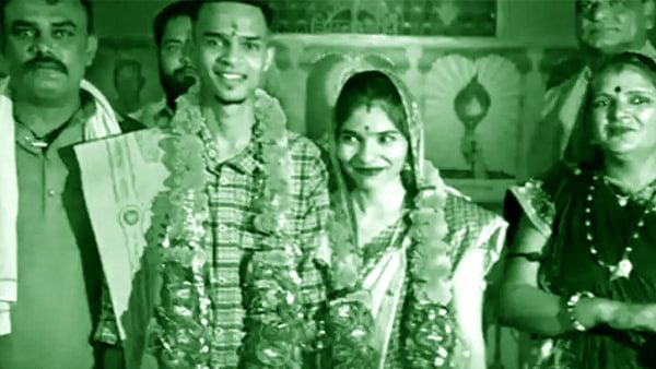 આ રીતે બંનેની મુલાકાત થઈ આ રીતે બંનેની મુલાકાત થઈ