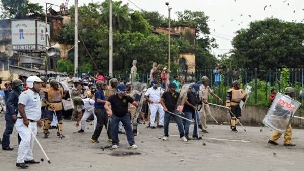 પશ્ચિમ બંગાળ: બીજેપીની નબન્ના ચલો રેલીમાં હંગામો, આગચંપી-તોડફોડ કરાઇ, જાણો શું શું થયુ?