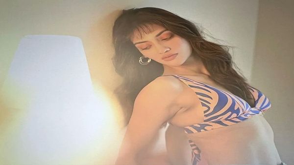 નુસરતે પોસ્ટ કરી બોલ્ડ તસવીરો!