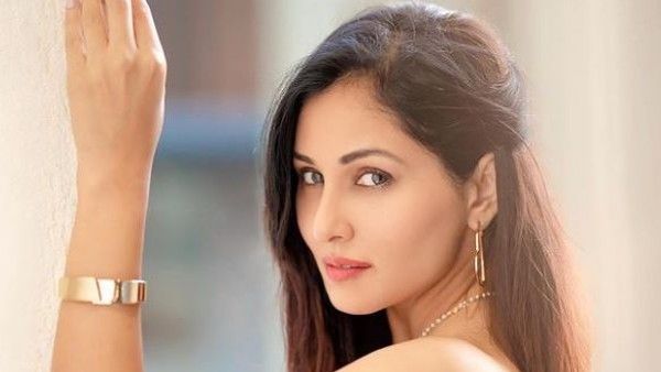 માતા પિતાનું ઘર છોડીને નાનીના ઘરે આવી ગઇ