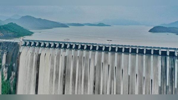 દેશના બીજો સૌથી મોટો ડેમ સરદાર સરોવર પૂર્ણ ભરાયો, સીએમ ભુપેન્દ્ર પટેલે કરી પૂજા