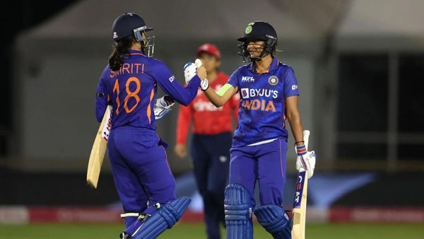 સ્મૃતિ મંધાનાએ 13 ચોગ્ગા ફટકારી ભારતને અપાવી શાનદાર જીત, ઇંગ્લેન્ડ ઘુંટણીયે