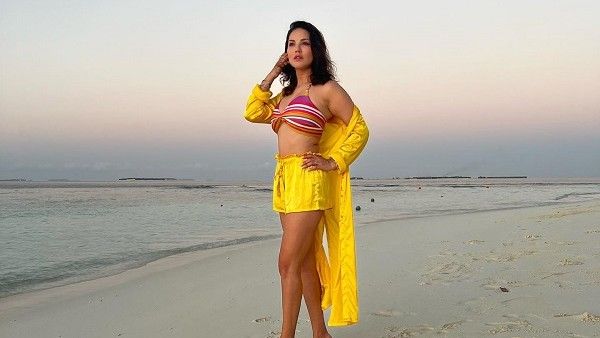 માલદીવથી એક પછી એક બિકીની ફોટો શેર કરી રહી છે સની લિઓન, હલે મલ્ટીકલર ટુ-પીસમાં આગ લગાવી!