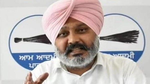 વિપક્ષના ધારાસભ્યોને ધમકાવી રહ્યું છે ભાજપ વિપક્ષના ધારાસભ્યોને ધમકાવી રહ્યું છે ભાજપ