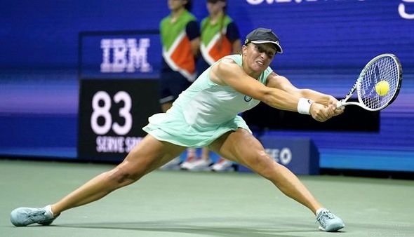 US OPEN 2022: ઇગા સ્વિએટેકે પહેલો સિંગલ ખિતાબ, જબેઉરને આપી જોરાદાર ટક્કર