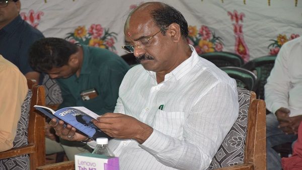 પ્રદિપ પરમારના હસ્તે આદર્શ નિવાસી શાળાની કન્યાને 110 ટેબ્લેટનું કરાયુ વિતરણ