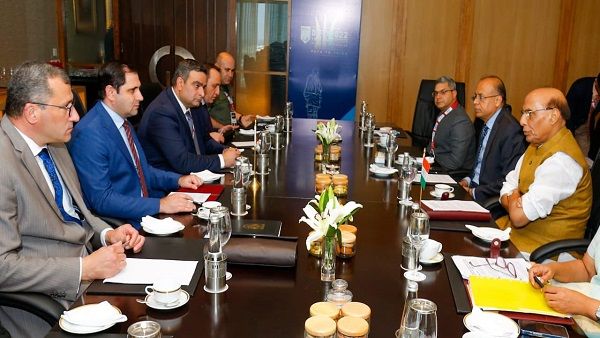 રક્ષામંત્રી રાજનાથ સિંહે રવાન્ડા, આર્મેનિયા અને માલદીવના સંરક્ષણમંત્રીઓ સાથે દ્વિપક્ષીય બેઠક યોજી