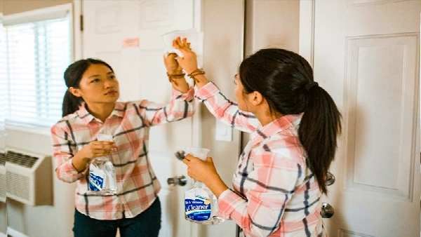 તૂટેલો કાચ દૂર્ભાગ્યનુ પ્રતીક