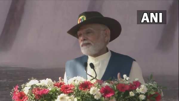 હું અહીં એકતા નગરમાં છુ પરંતુ મારુ મન મોરબીના પીડિતો પાસે છેઃ પીએમ મોદી