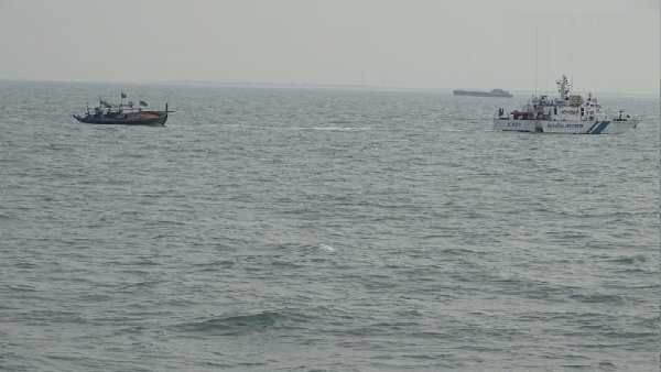 લીલા સફરજન અને નાસપતિના બૉક્સમાં હતી કોકીન લીલા સફરજન અને નાસપતિના બૉક્સમાં હતી કોકીન